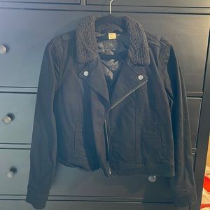 Black, Sherpa Lined Jean Jacket, Size M, Brand Levi’s